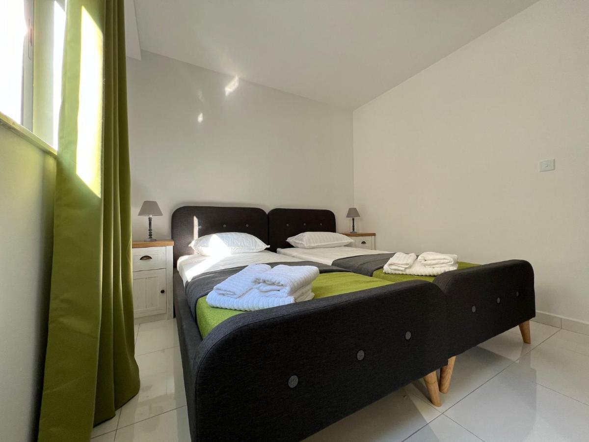 Brand New Apartment 2 Mins From Seafront San Pawl il-Baħar Kültér fotó